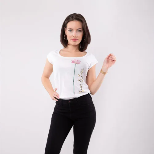 Lotus Blume Handwritten T-Shirt SEAN & LINA Lipstick Front